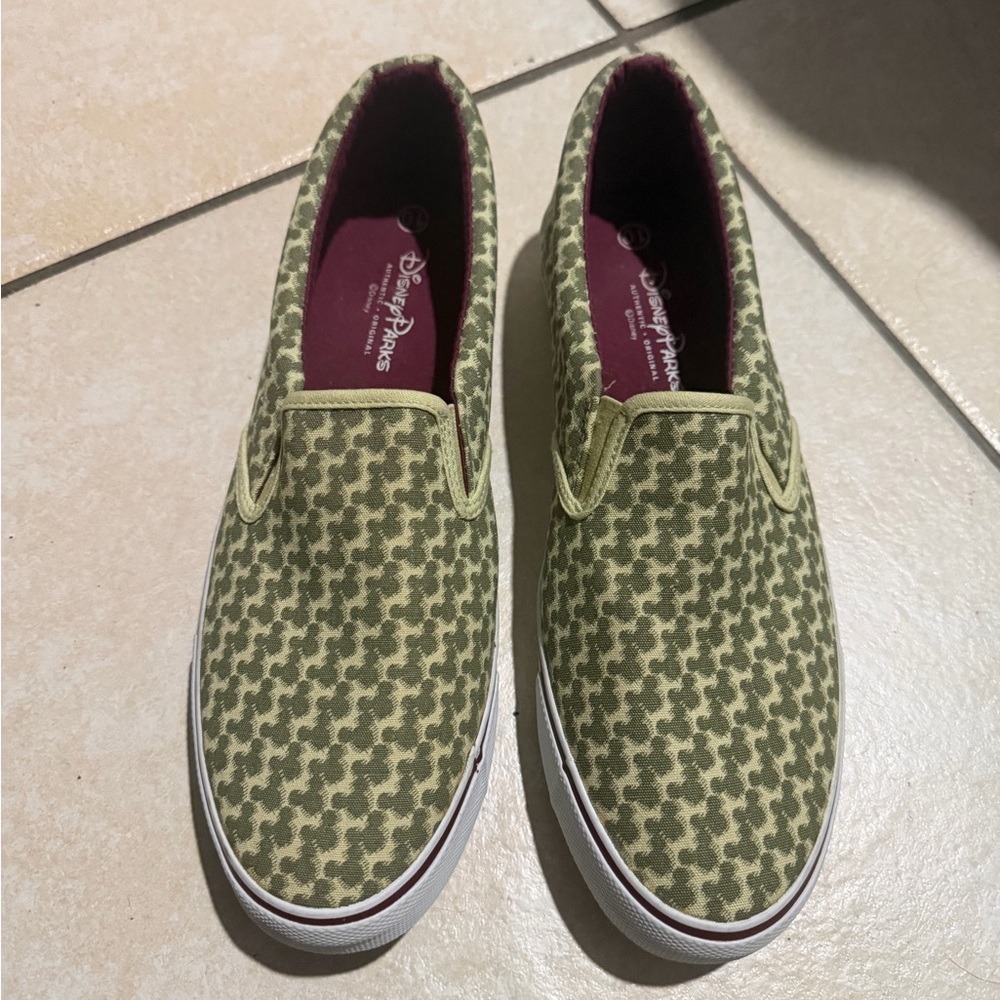 Disney Parks Olive Green Canvas Slip On Shoes Mickey Mouse Print Mens 10 - Picture 3 of 10